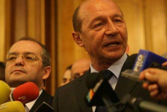 Guvernul a interzis bancurile cu Băsescu