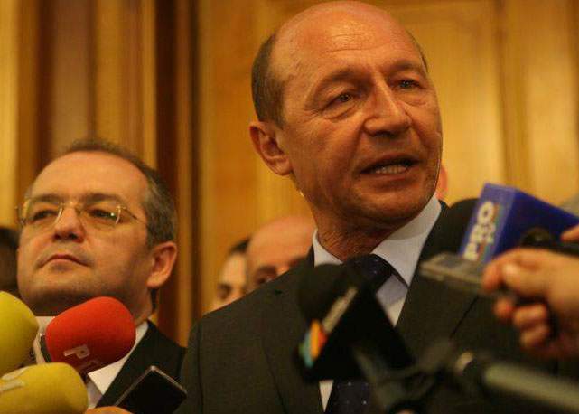 De ce a renunţat Băsescu la serviciile poliţiei