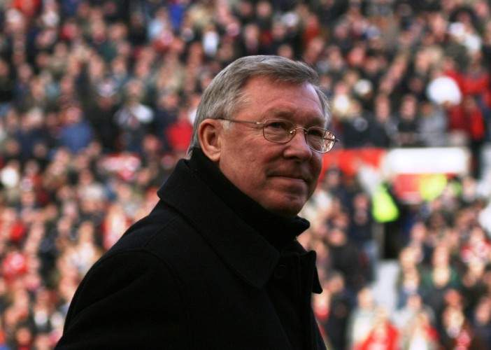 Un tânăr care nu a scris pe Facebook de Alex Ferguson a fost bătut şi muşcat de colegii săi