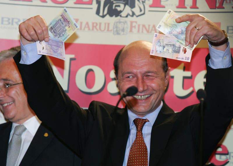 Băsescu: Bugetarilor ar trebui să le convină salariile mici, pentru că sunt suple și ușor de întreținut