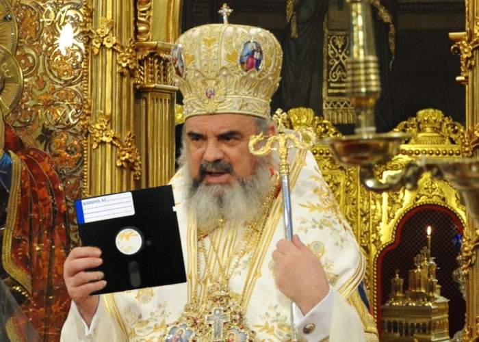 Ca să arate că Biserica ţine pasul cu tehnologia, Patriarhul Daniel şi-a făcut site pe Geocities