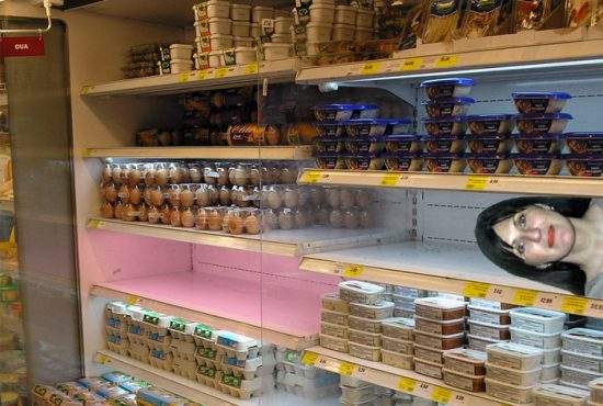 Inspectorii OPC au descoperit-o pe Elodia în congelatorul unui supermarket bucureştean