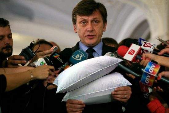 Crin și-a propus să fie mult mai harnic: a scăzut snooze-ul de la 4 ore la 3