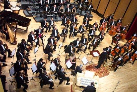 Studiu: Orchestra a fost inventată de cocalarii medievali care voiau muzică cu de toate