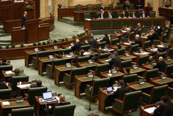 Parlamentul vrea să transforme în lege mai multe bancuri cu Bulă şi Alinuţa