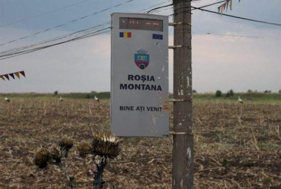 Un sat din Bărăgan vrea să-şi schimbe numele în Roşia Montană ca să le ia banii canadienilor