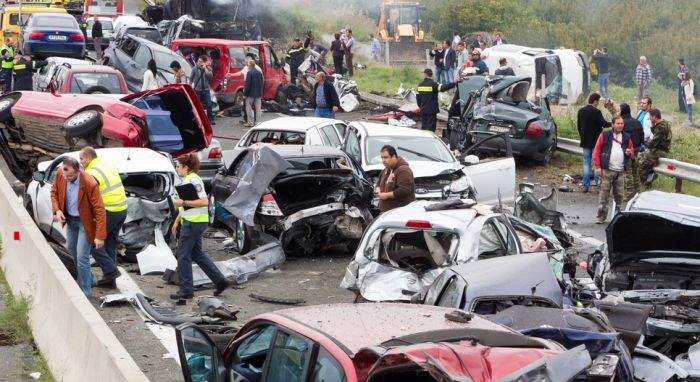 Masacru pe autostradă! Unui român i s-a afişat întreţinerea în timp ce făcea live pe Facebook la volan