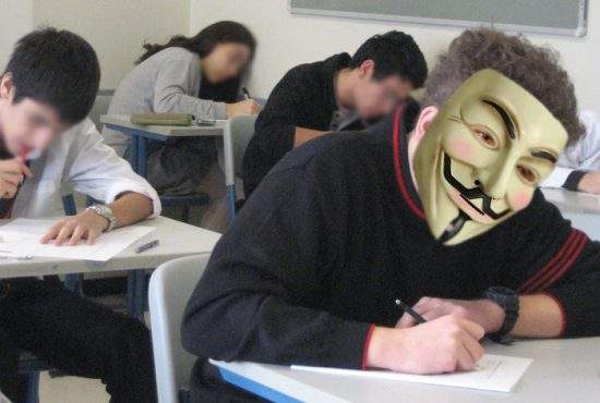 Anonymous suspendă războiul cibernetic contra ISIS pe perioada tezelor