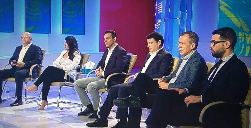 Depresie la Antena 3! Mircea Badea n-a pupat niciun cur aseară, că toți ai lui au pierdut