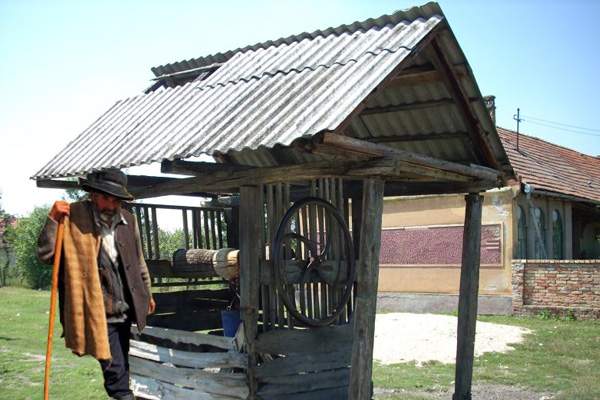 Ardelenii vor să participe la Ice Bucket Challenge, dar n-au terminat de umplut găleţile