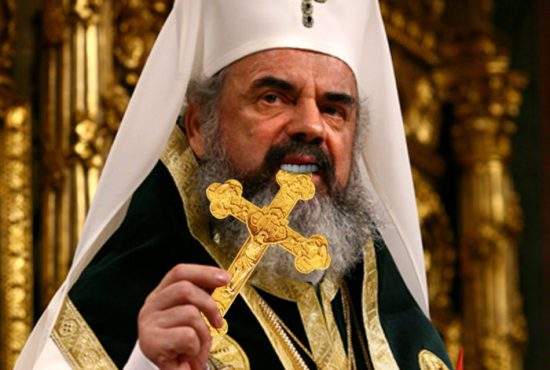 Patriarhul, mirat de scăderea încrederii românilor în Biserică: Nu am folosit niciodată aur fals