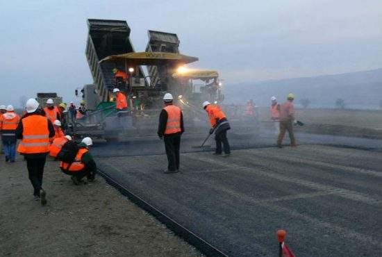 Autostrada Sibiu-Piteşti va fi construită în regim de mall. Aşa are toate şansele să apară peste noapte