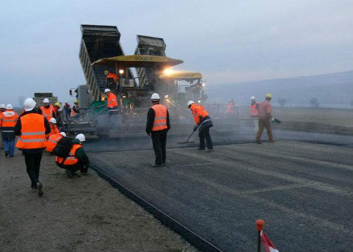 Autostrada Sibiu-Piteşti va fi construită în regim de mall. Aşa are toate şansele să apară peste noapte