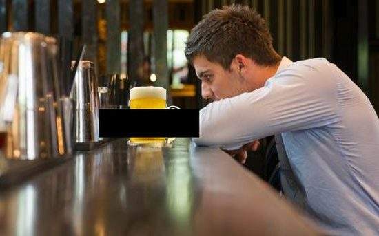 Alcoolul distruge vieți! Un mare bețiv a ajuns să bea doar bere fără alcool