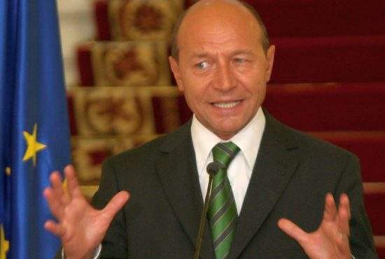 Pentru că apare atât de des la TV, românii cred că Băsescu este în continuare președintele țării