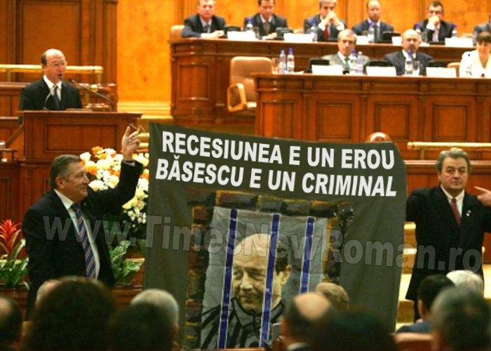 Traian Băsescu, primul șef de stat care a condamnat recesiunea