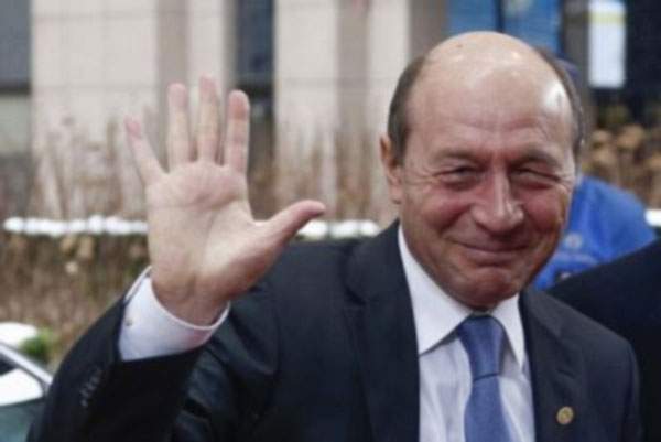 Membrii PMP, disperaţi că Băsescu a plecat de la şefia partidului şi i-a lăsat cu nota de plată