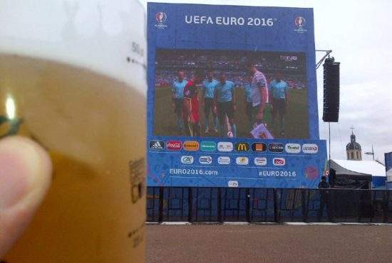 Firesc! Toți bărbații speră să fie prelungiri în finala Euro, ca să stea diseară mai mult la bere
