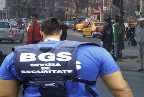 În Bucureşti a fost văzut primul angajat BGS mai mult lat decât lung