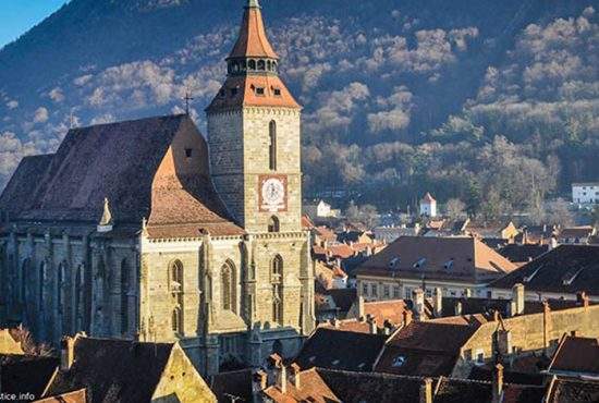 Noi dovezi istorice şocante. Biserica din centrul Braşovului nu e Neagră, e doar murdară