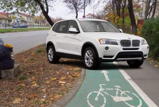 Dramă pentru cocalarii români! BMW nu va mai produce autoturisme albe