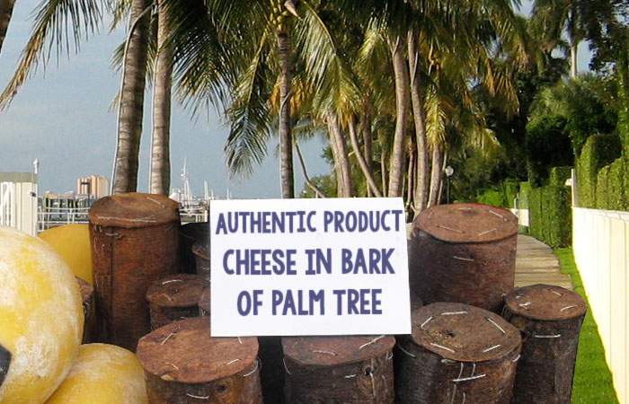 Sibianul, tot sibian! Iohannis a deschis la Palm Beach o tarabă cu brânză în coajă de palmier