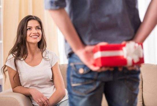 Mâine e Valentine’s Day! 10 idei de cadouri ca să scapi uşor