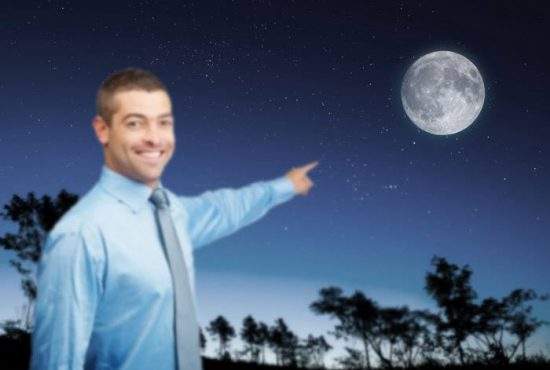 Un astronom din Caracal a descoperit un obiect ceresc mare și rotund, care apare doar noaptea
