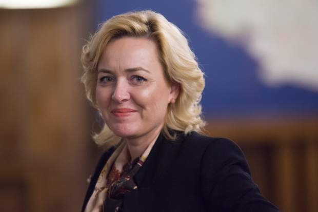 Sindicatul Secretarelor a exclus-o pe Carmen Dan pentru că le face profesia de ruşine