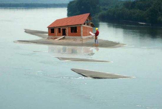 Teleormănenii profită de nivelul scăzut al Dunării: şi-au făcut case în zone şi mai inundabile