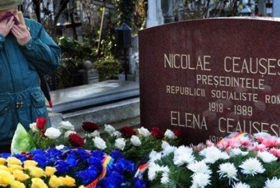 Nicolae Ceauşescu, deshumat după ce a câştigat alegerile pentru Senat în judeţul Olt