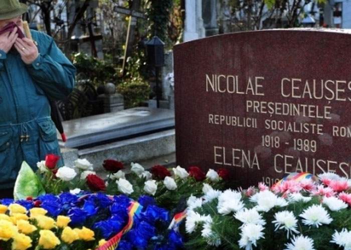 Nicolae Ceauşescu, deshumat după ce a câştigat alegerile pentru Senat în judeţul Olt