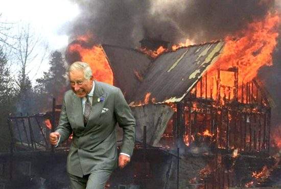 Prinţul Charles, pregătit de un Brexit dur: taie găinile şi dă foc la casa din Viscri