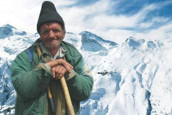 Un cioban din munţii Apuseni, singurul român care nu a văzut filmele din seria “Singur acasă”