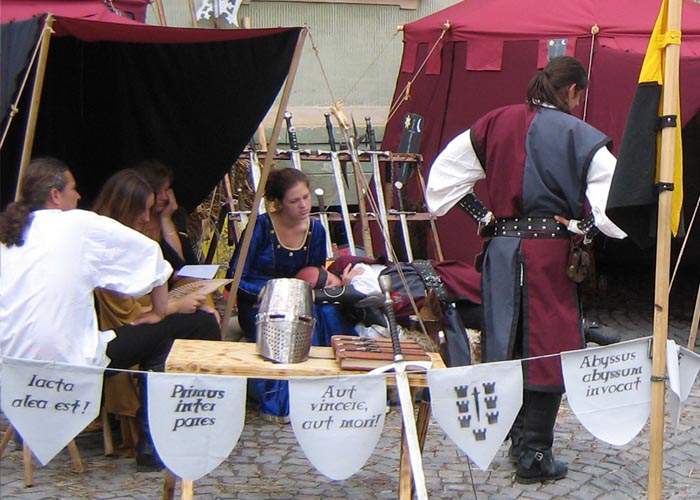Clanurile interlope au asaltat Festivalul de arme medievale de la Sighetul Marmației