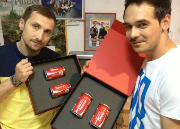 Coca Cola aduce bucurie în sufletul cocalarilor permiţându-le să-şi scrie numele pe sticlă