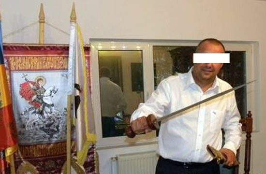 Un interlop craiovean susține că lui îi aparține de drept sabia lui Ştefan cel Mare de la Istanbul
