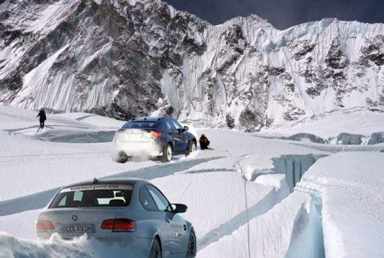 Restricții de pandemie. Pârtiile vor fi deschise doar pentru BMW-uri, nu și schiori