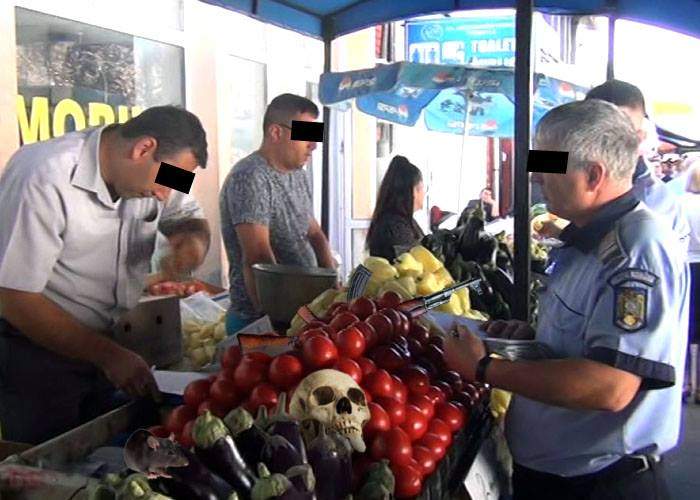 Poliţia face controale în pieţe. Sunt vizaţi comercianţii dispuşi să dea 200 de lei ca să fie totul bine