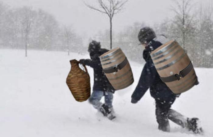 Elevii vasluieni, siliți să meargă prin ger, că școlile au crama în fundul curții, nu sub clădire, cum e normal