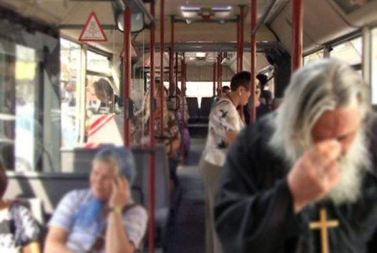 Minunea pe care n-o aştepta nimeni! Unui călător din tramvaiul 41 a început să-i lăcrimeze subraţul