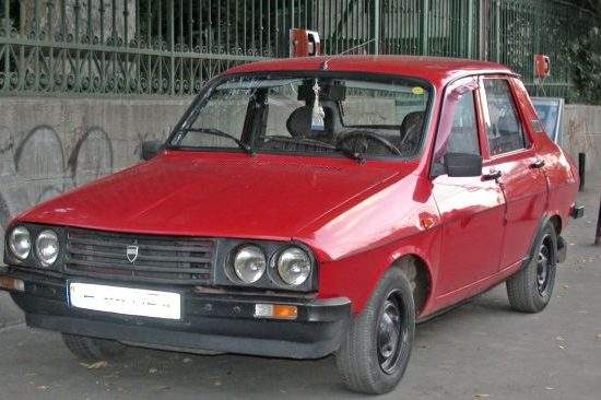 Soluție extremă! Un român e atât de sărac încât şi-a vândut Dacia ca să o repare