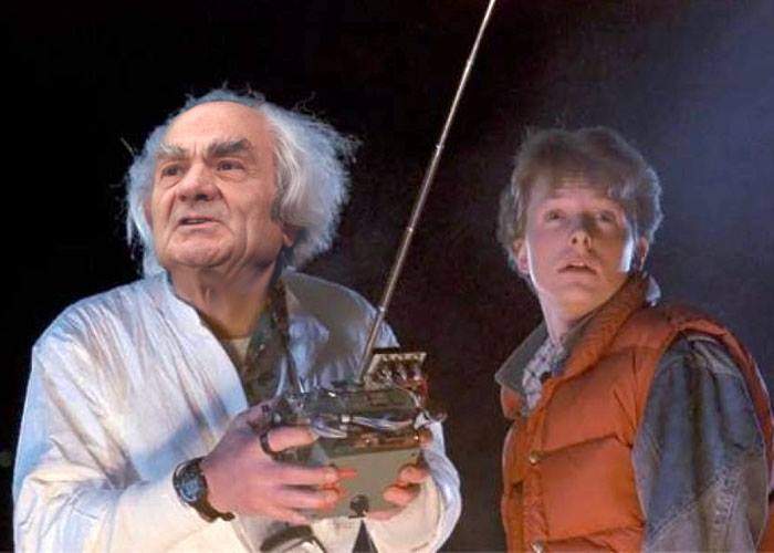 Profesorul Leon Dănăilă spune că se va întoarce în 1985 cu Marty McFly să ne scape de Dragnea