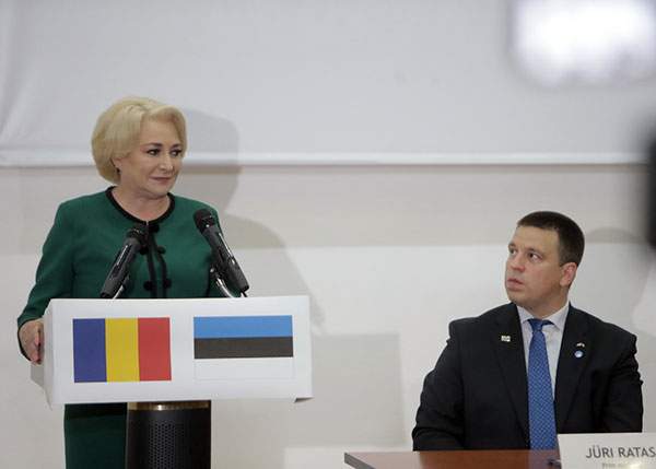 Premierul Estoniei, după vizita în România: „M-am întâlnit cu o mătușică și m-a întrebat al cui îs”
