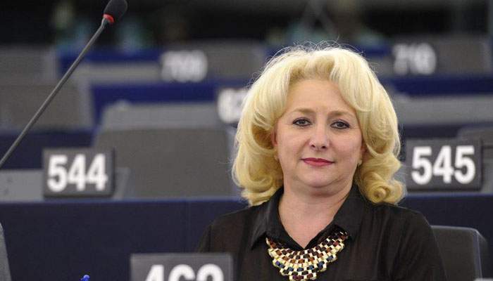 Dăncilă nu s-a mai întâlnit cu Juncker, de frică să nu-și amintească că a trimis-o după țigări și ea a fugit cu banii