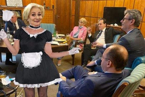 Dăncilă revine în Guvern. Va goli scrumiera și arunca sticlele goale din biroul lui Orban