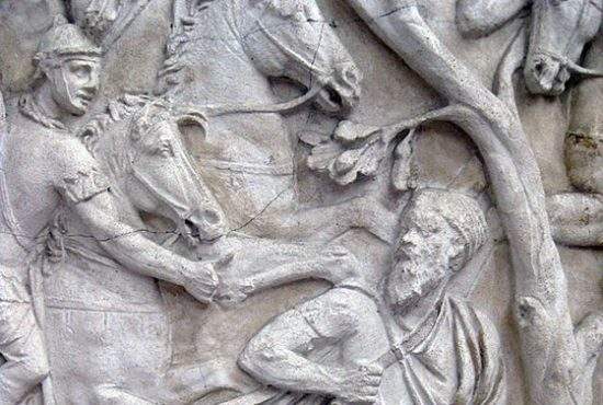 Columna lui Traian va fi refăcută pentru a corespunde manualelor alternative de istorie