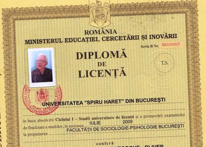 Angajatorii români cer ca diplomele de facultate să fie tipărite pe hârtie mai moale