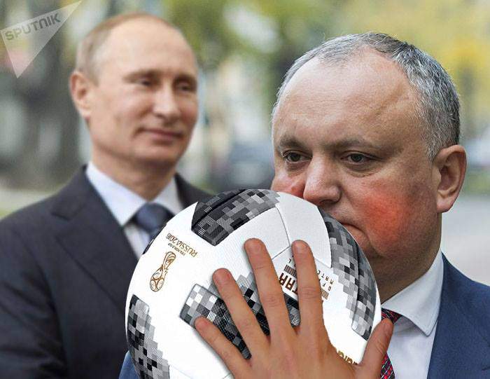 Cât respect! Putin l-a lăsat pe Igor Dodon să umfle cu gura mingea oficială a Mondialului din Rusia