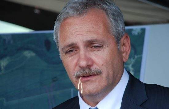 Liviu Dragnea a fost atât de odios în parlament că până și teleormănenii s-au căcat în gălețile lui